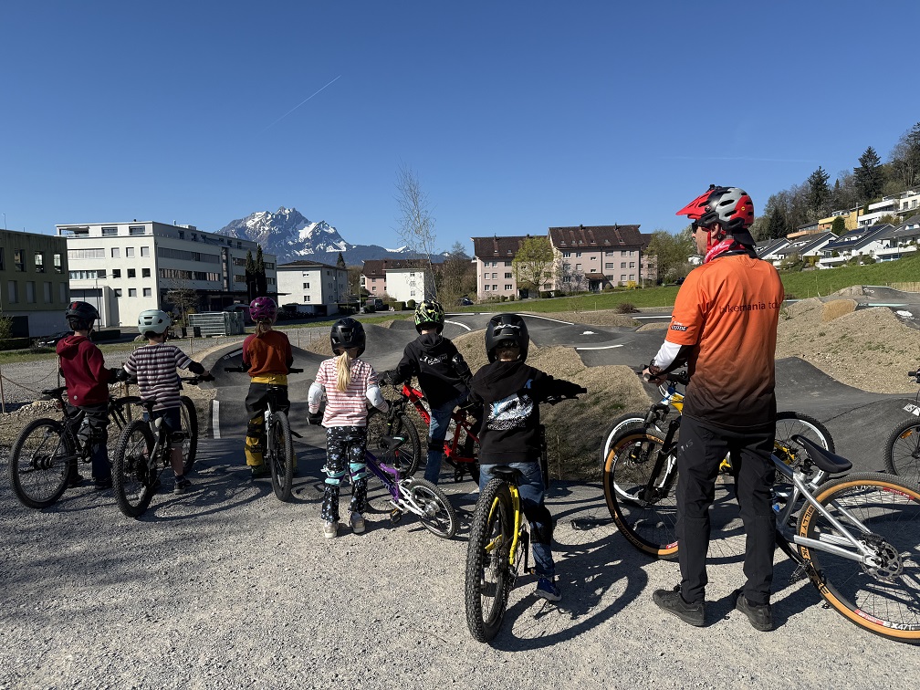 Kinder Biken Sport und Kreativ Woche Meggen  (6-9 Jahre)
